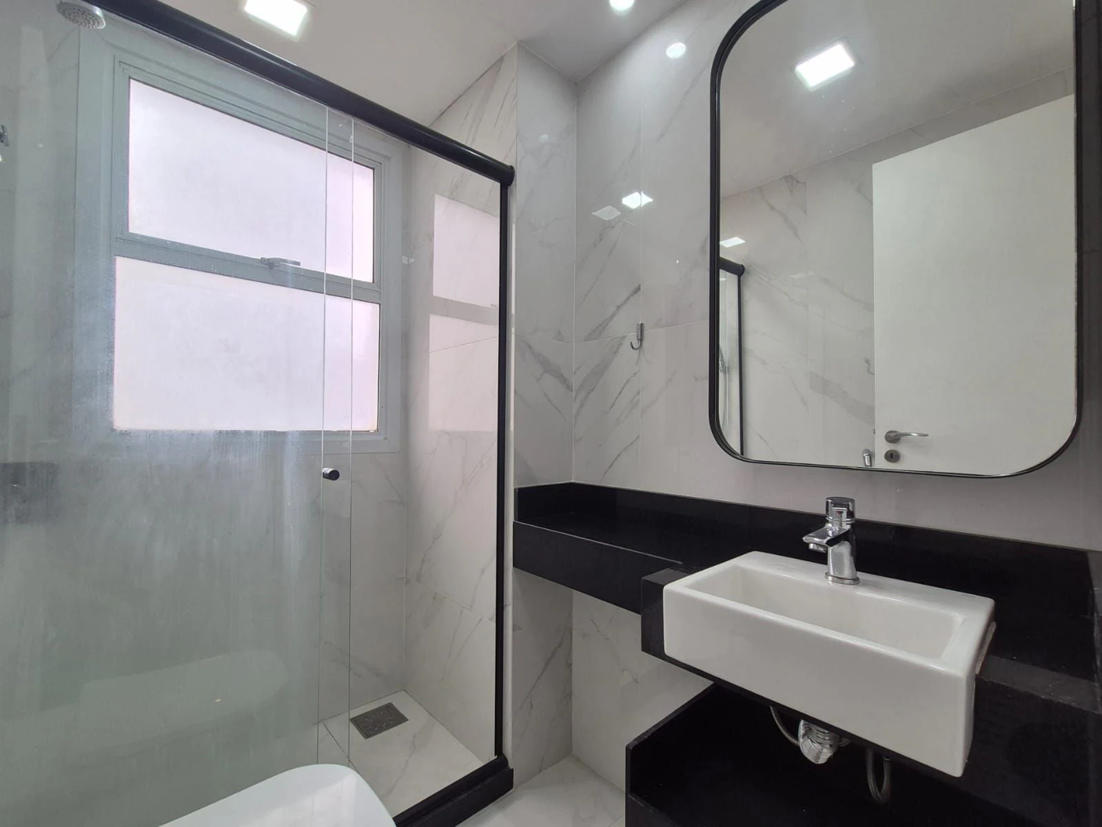 Квартира 74 м² з власним басейном та заскленим балконом — photo 22