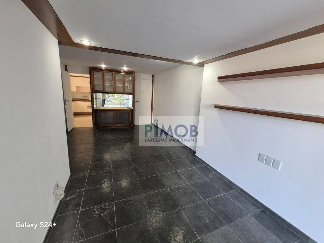 Apartamento de 2 quartos e 104 m² com área de lavanderia — photo 15