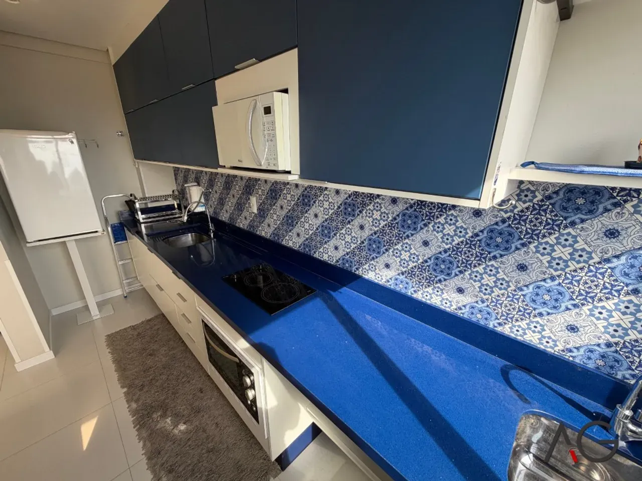 Furnished studio with open-plan kitchen and 2 parking spots — photo 10