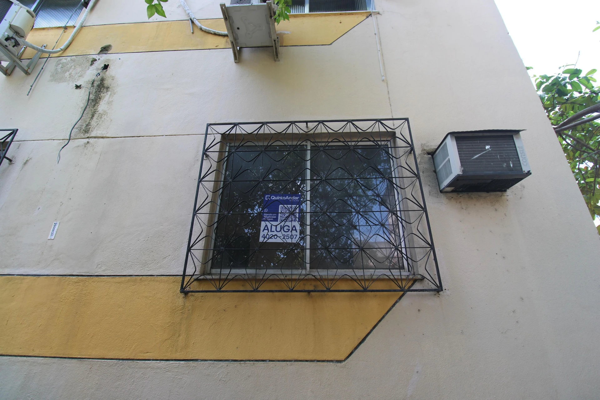 2-bedroom apartment in a building with a pool — photo 35