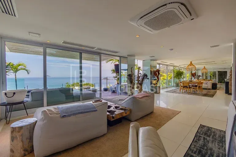 Furnished house with 5 bedrooms and an open-plan kitchen — photo 40