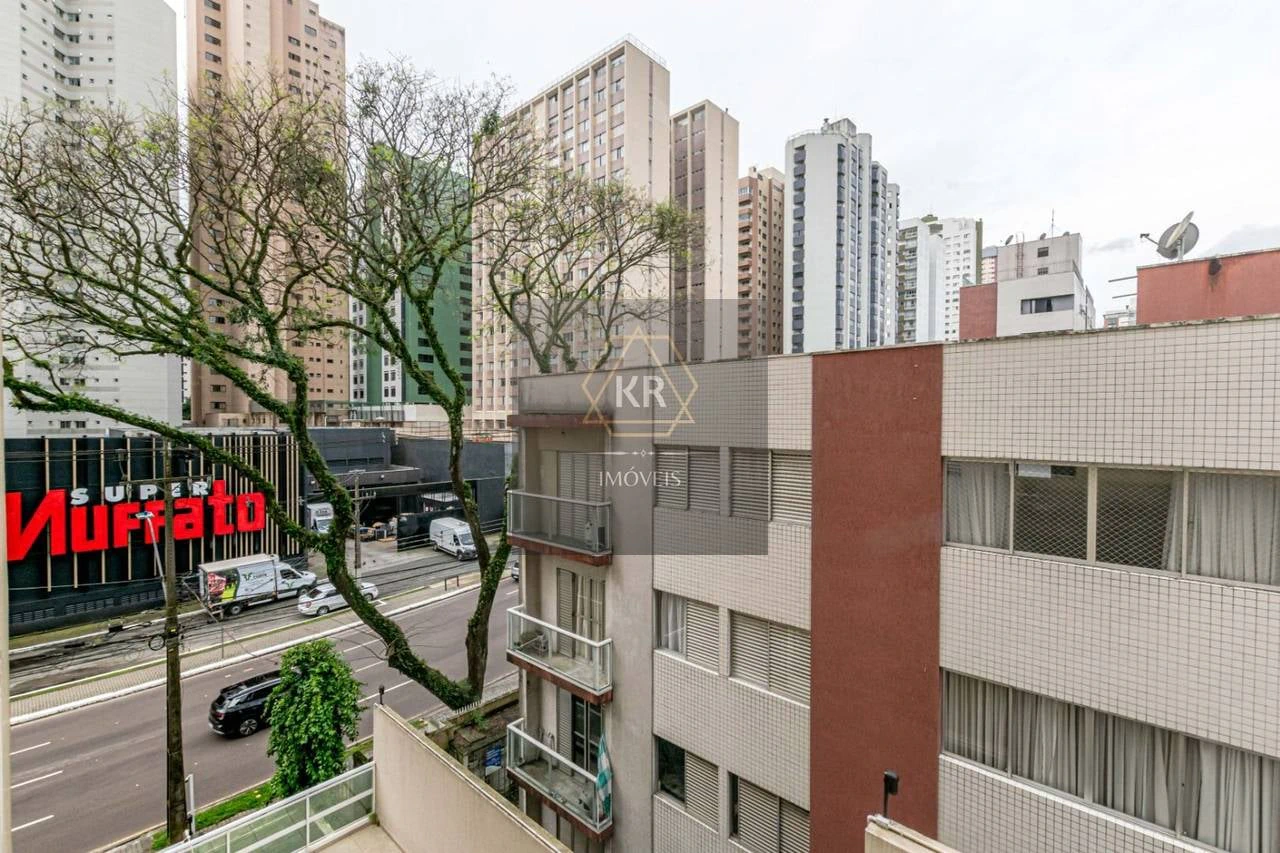Balcony with a grill in a 2-bedroom apartment, 60 m² — photo 26