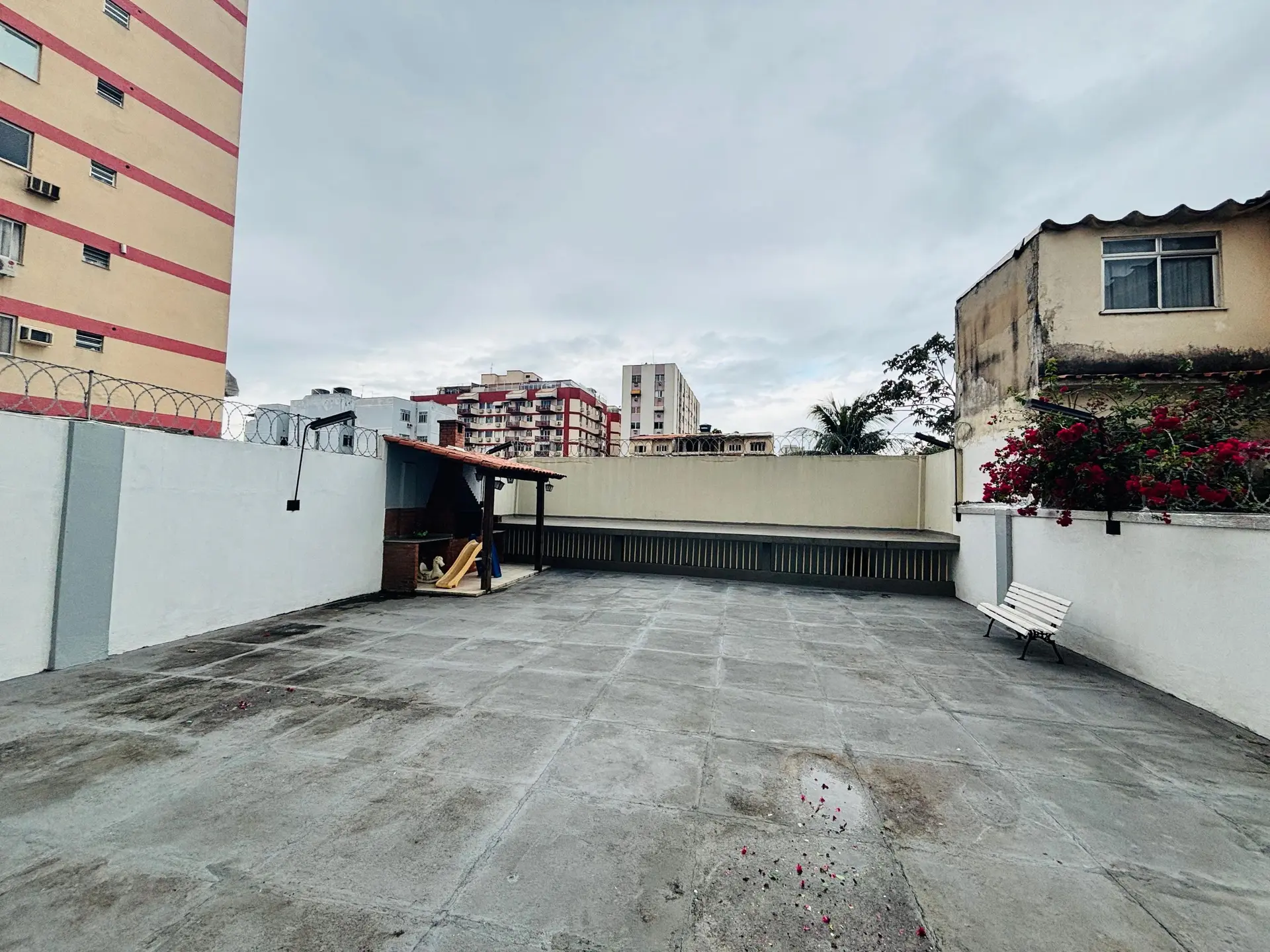 2-bedroom apartment with a mountain view — photo 36
