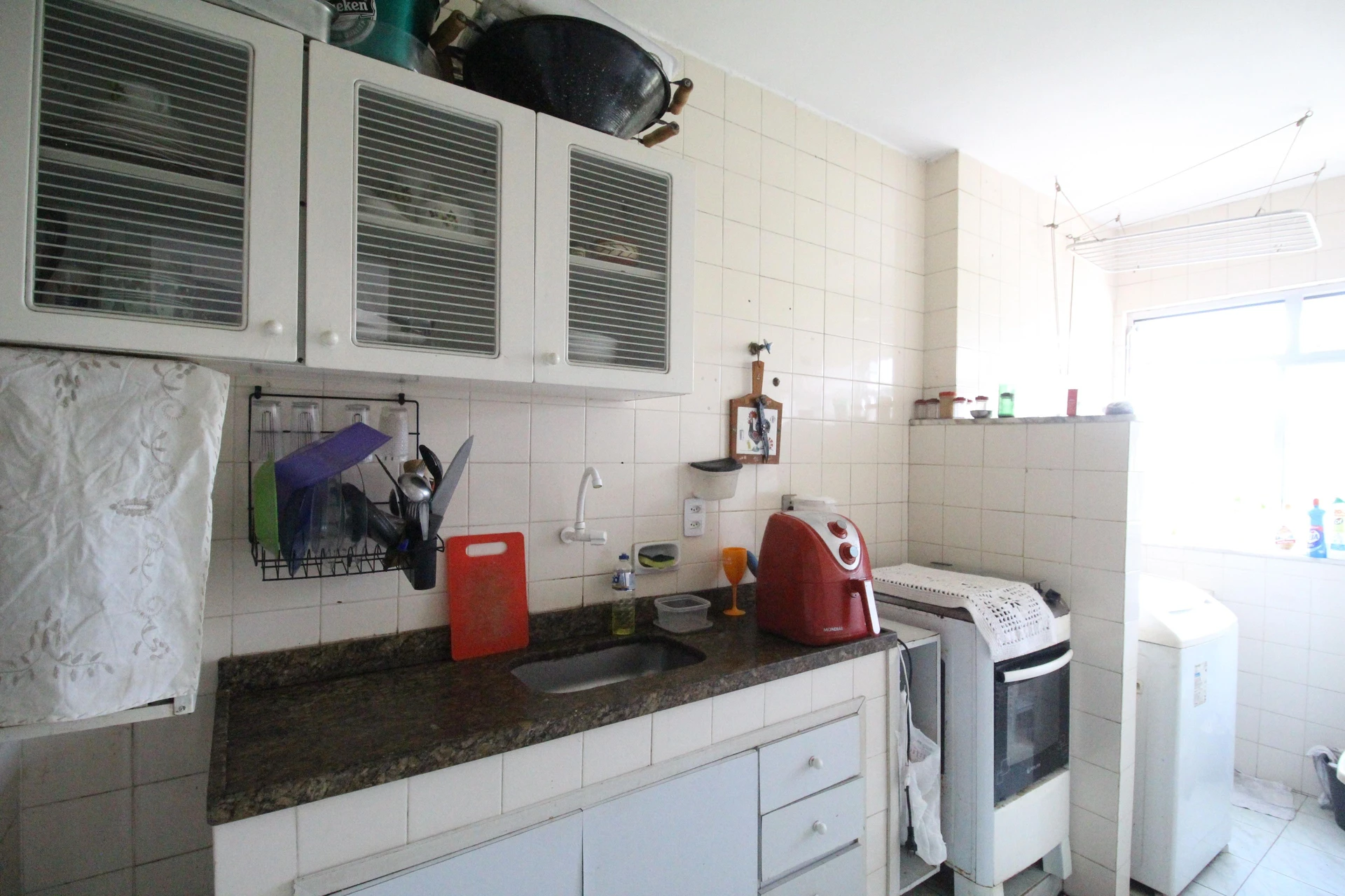 Unfurnished 2-bedroom apartment with 1 bath and parking — photo 2