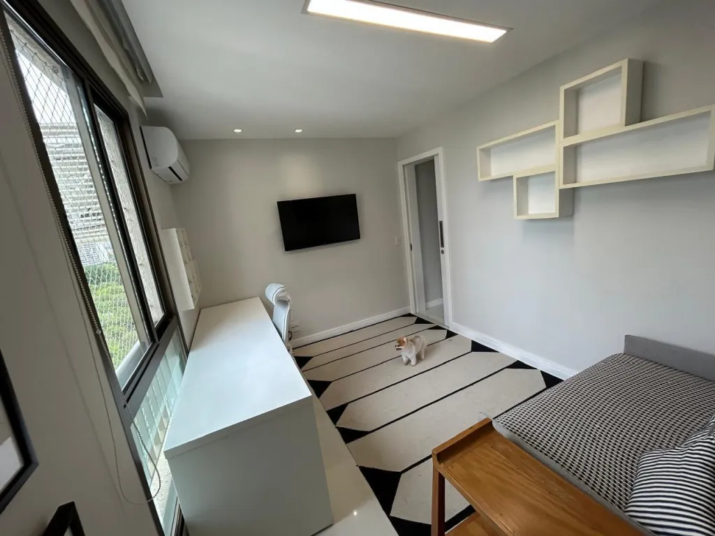 179 m² furnished apartment with 3 en-suites and 4 baths — photo 19