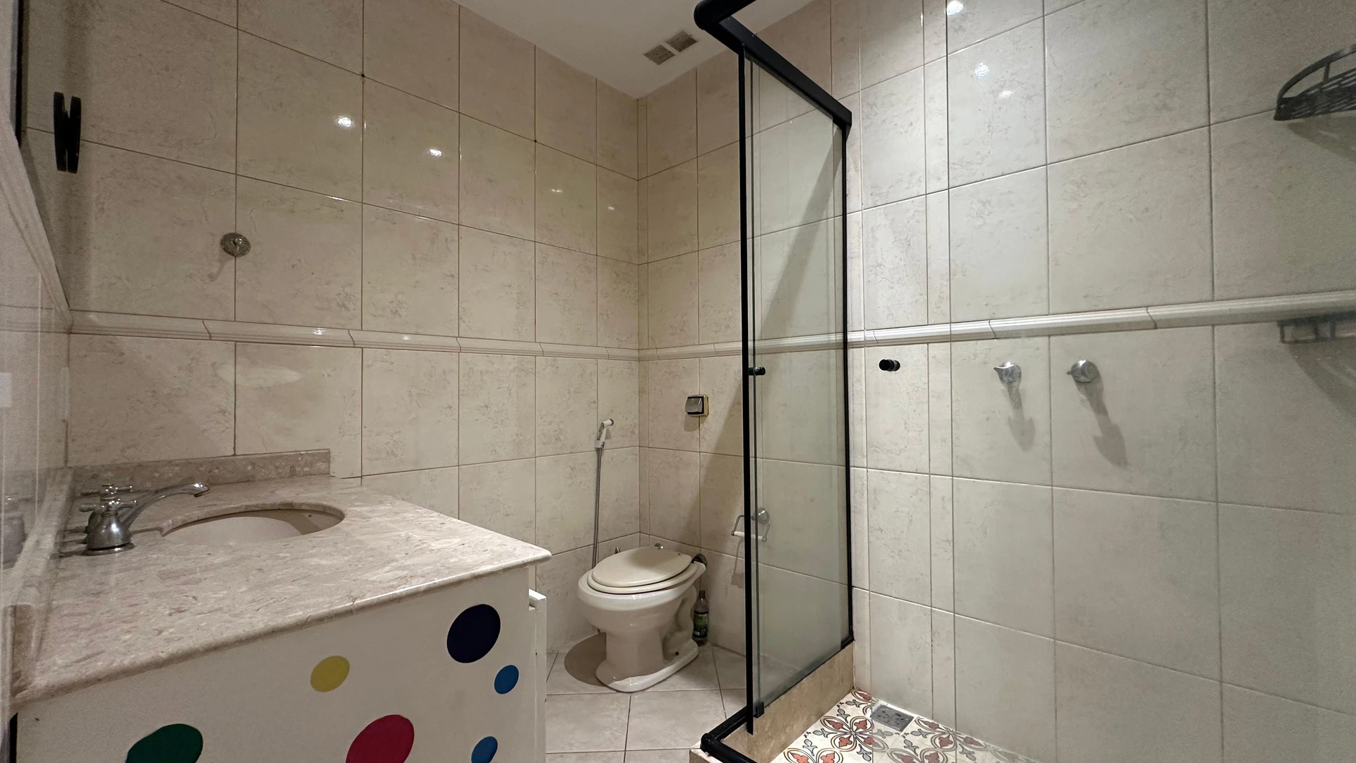 Apartment, 69 m², with wood or laminate floors — photo 18