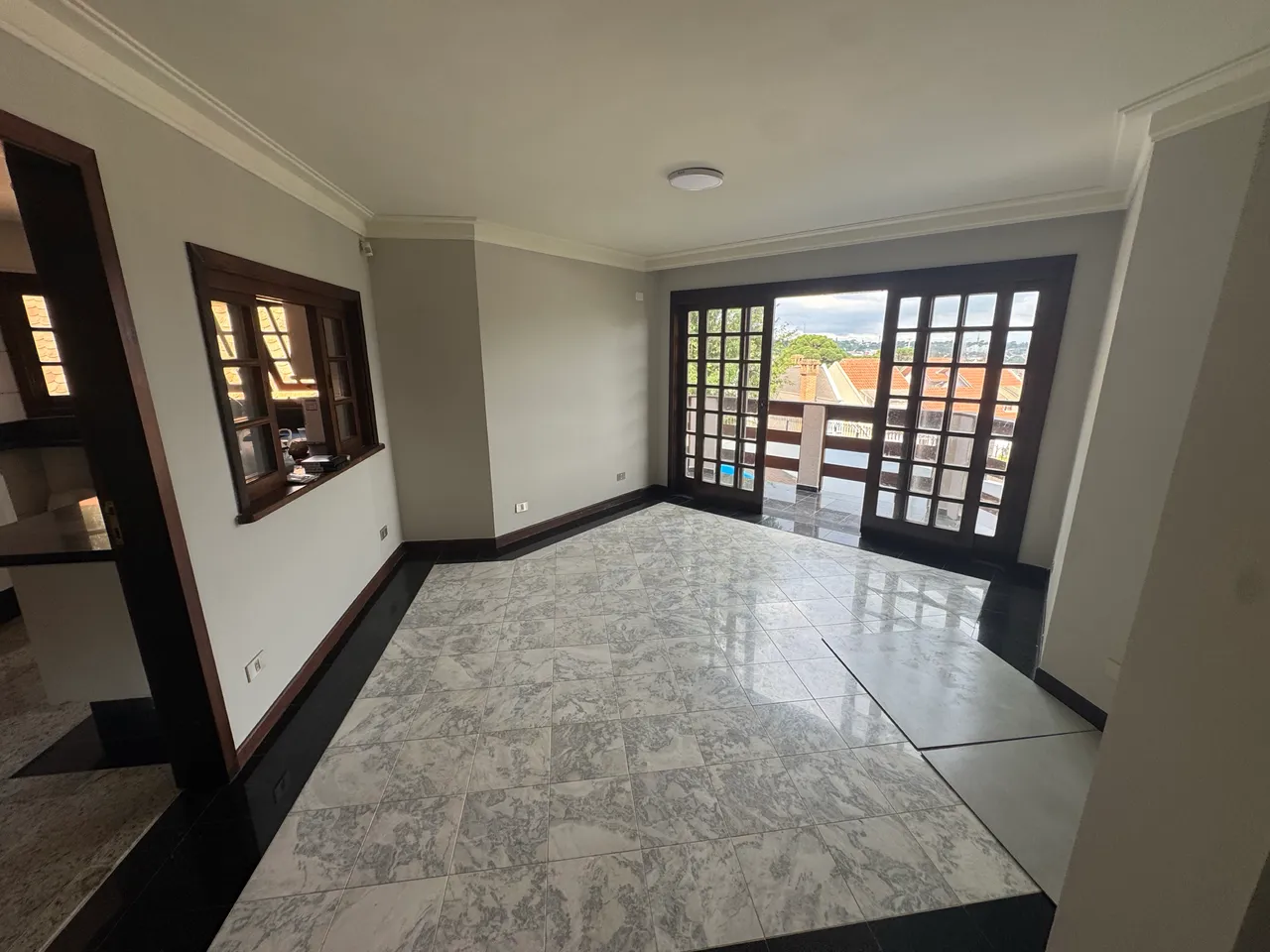 Furnished house with 4 bedrooms and grill on the balcony — photo 4