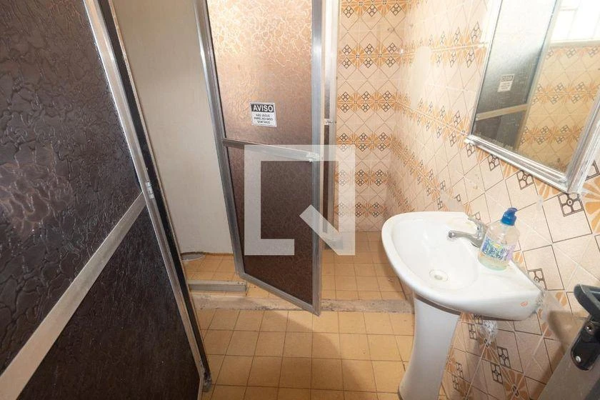 House, 500 m², with wood or laminate floors — photo 16
