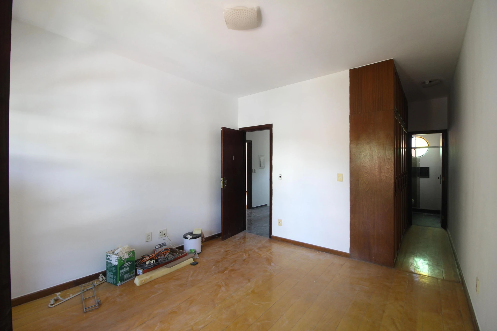 House, 450 m², with a grill on the balcony — photo 55