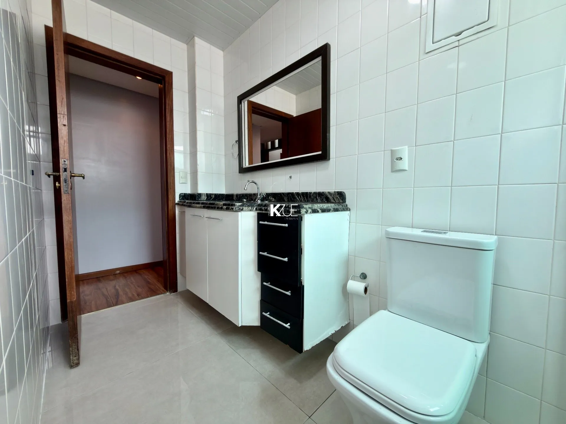 Furnished apartment with 4 bedrooms and 4 baths, 190 m² — photo 22