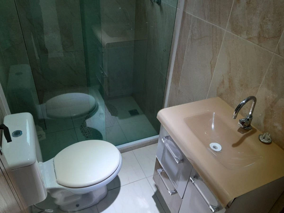 5-bedroom house with 4 en-suite bathrooms and balcony grill — photo 11