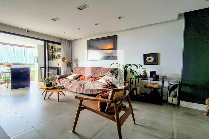 160 m² rental apartment with 4 en-suite rooms and balcony