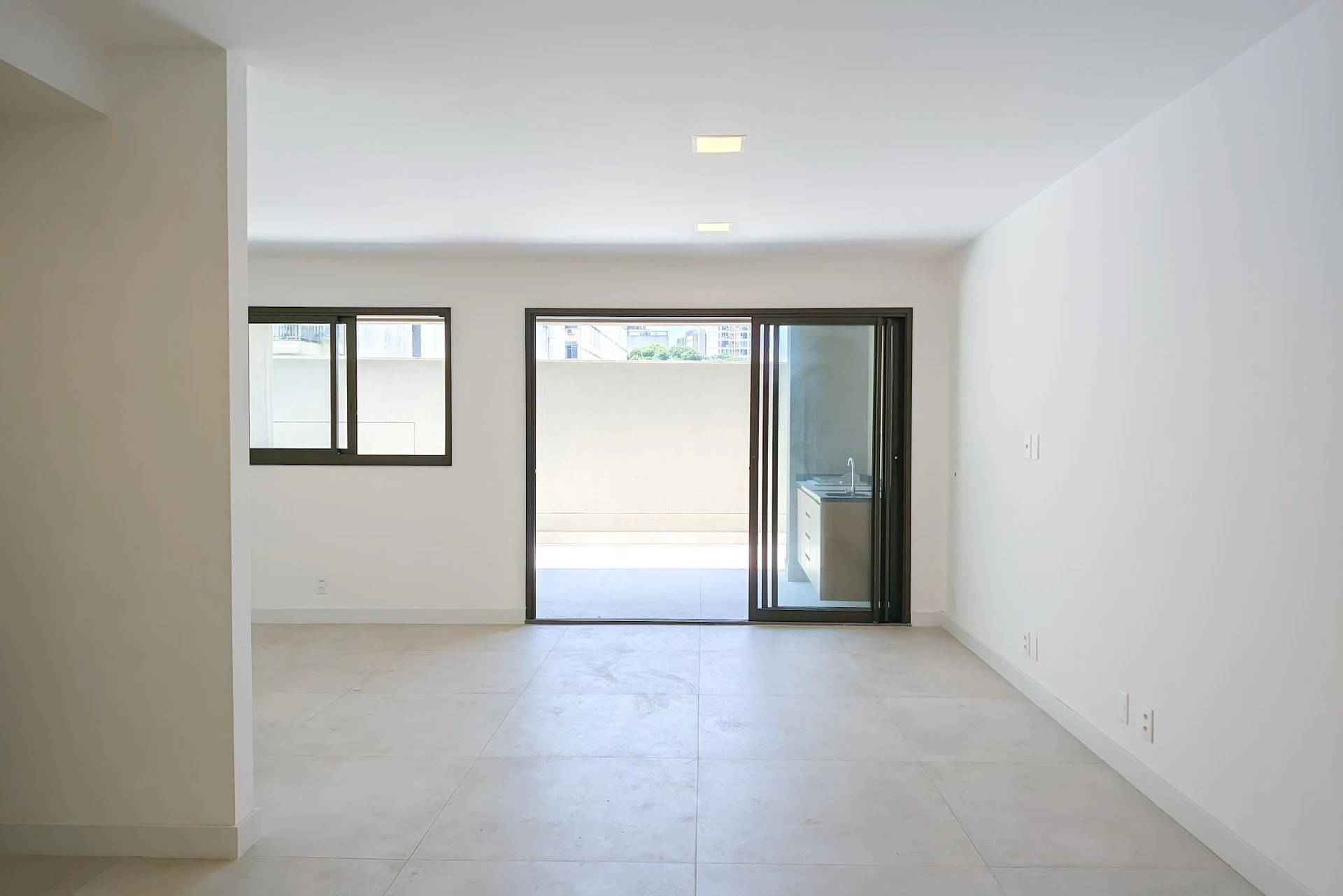 Apartment, 143 m², with a grill on the balcony — photo 12