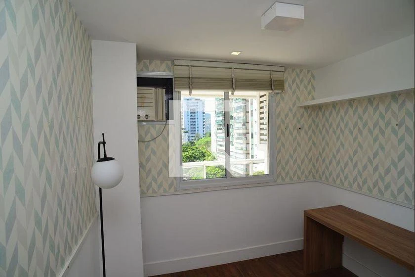 Apartamento com 2 quartos e cozinha fechada com fogão a gás — photo 16