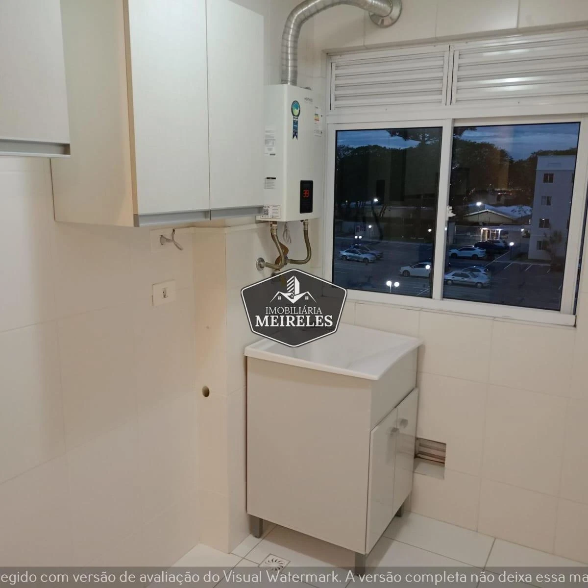 Квартира з 2 спальнями та дерев'яною підлогою або ламінатом — photo 12