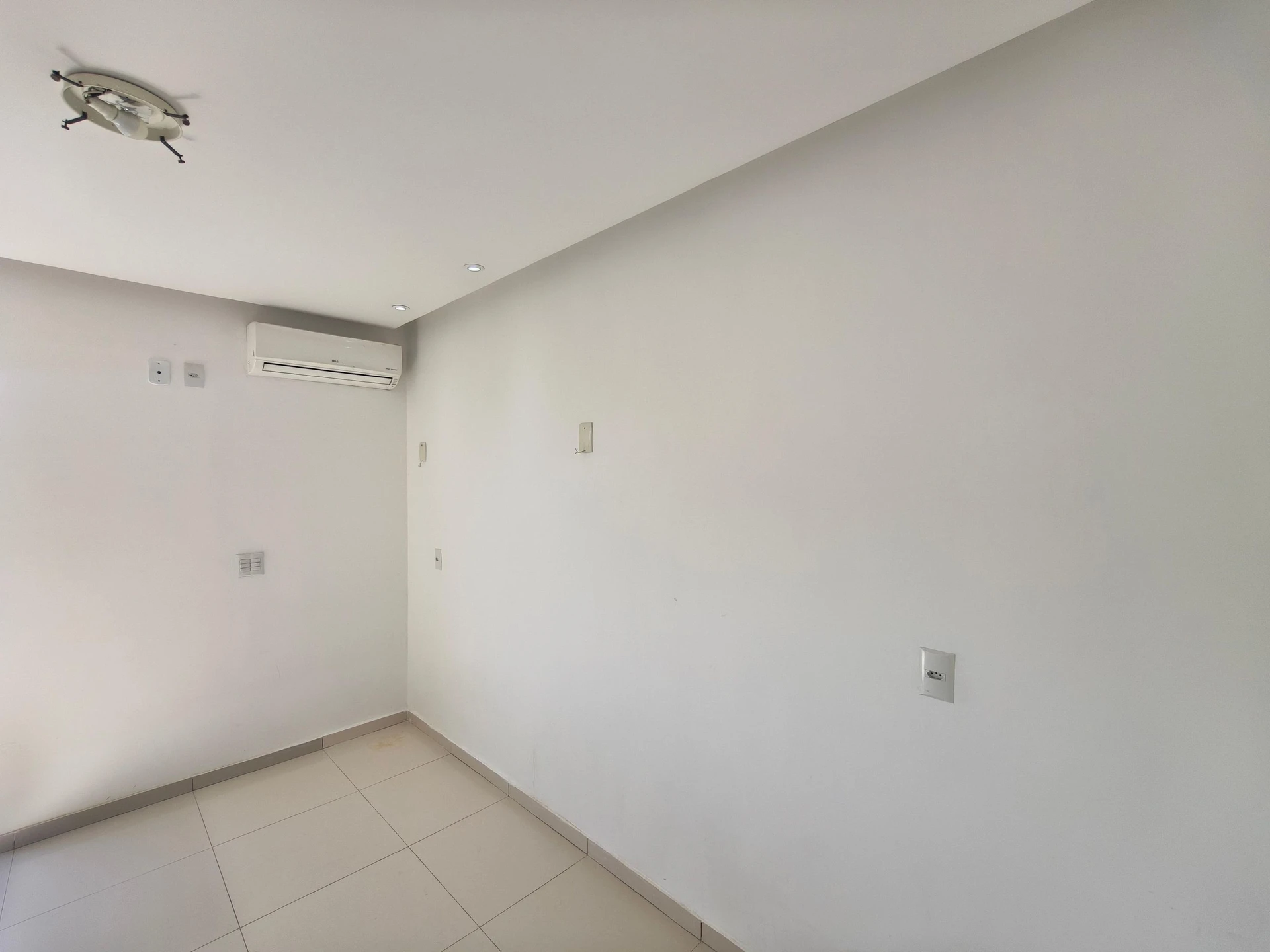 3-bedroom apartment in a building with a sauna — photo 31