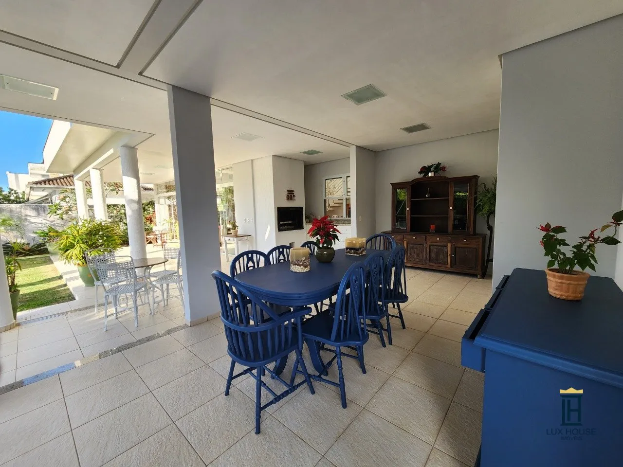 Casa amueblada con 6 dormitorios y 600 m² — photo 17