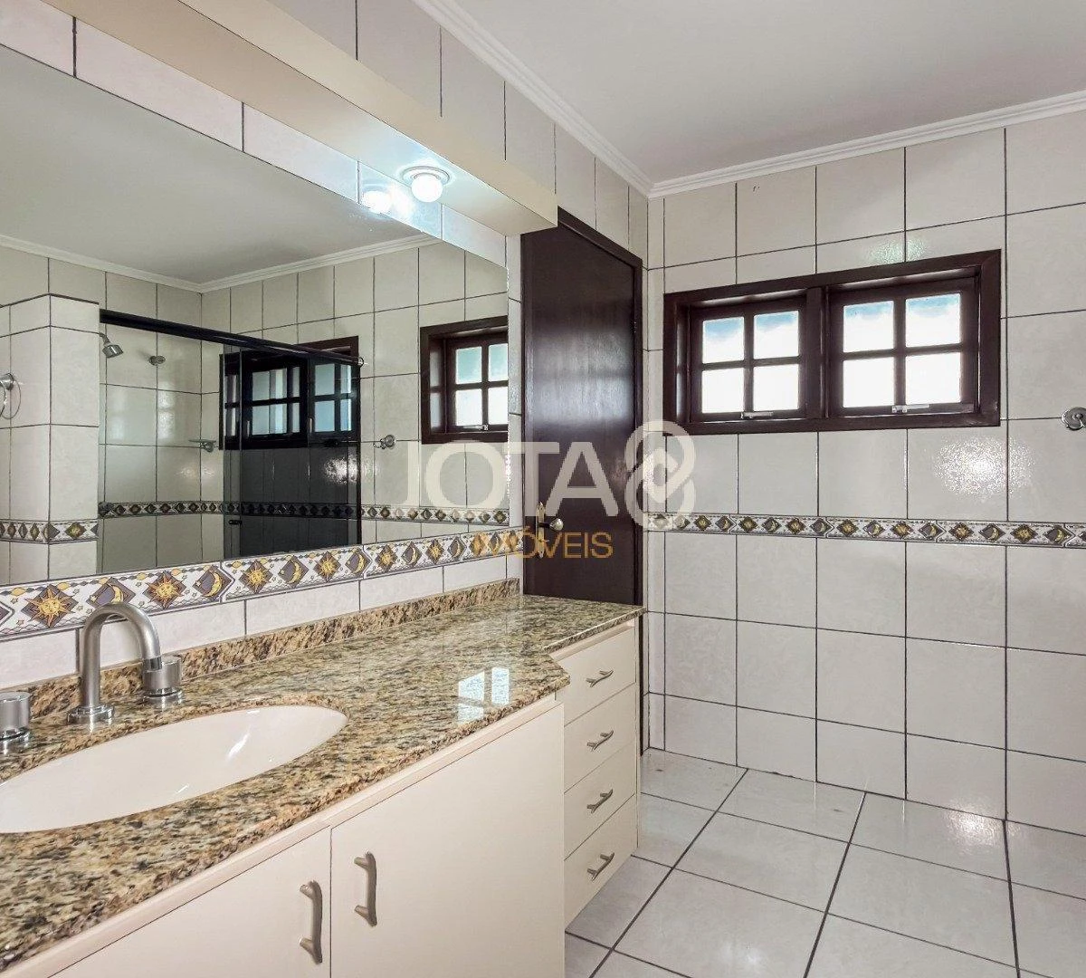 Ванна та 3 спальні: будинок 300 м² — photo 26