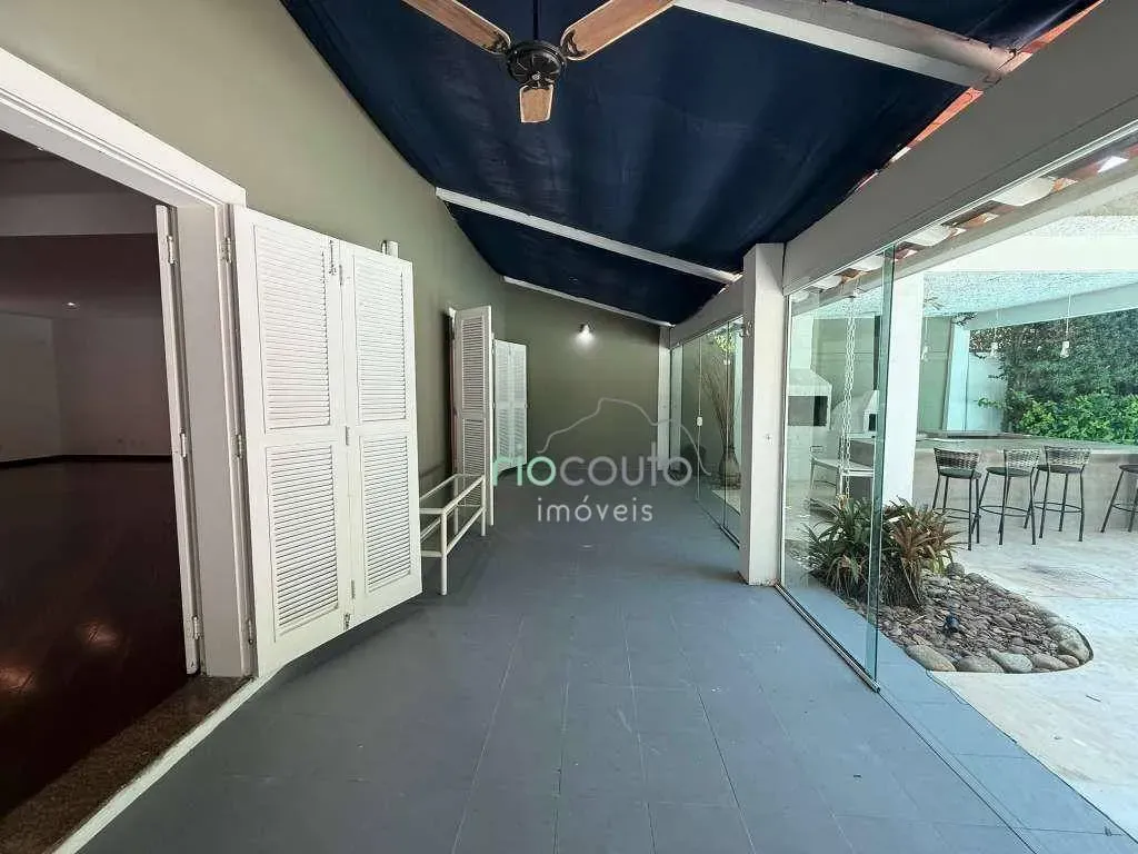 Casa com 5 quartos, 990 m² e 2 vagas, perto das janelas — photo 105