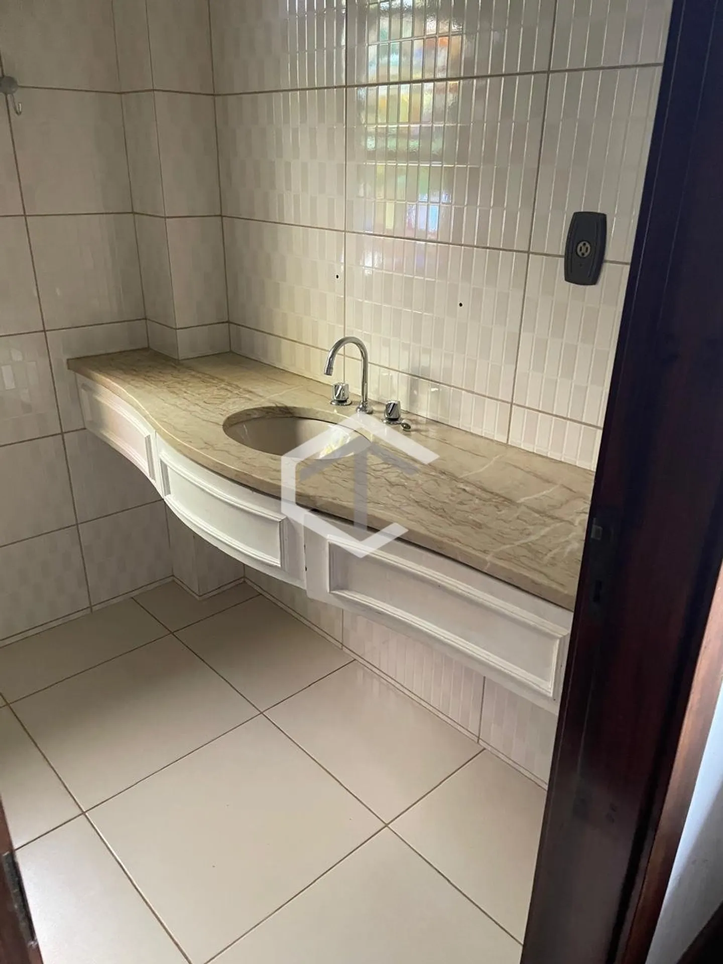 Casa com 5 suítes e 7 banheiros, 6 vagas — photo 39