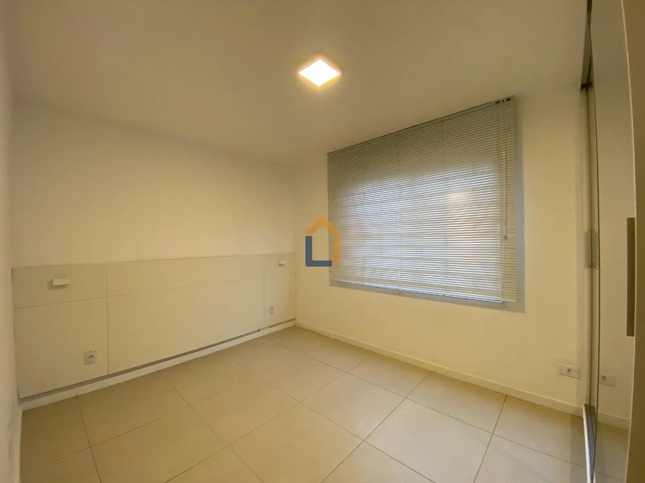 Ground-floor apartment with 2 bedrooms and integrated kitchen — photo 16