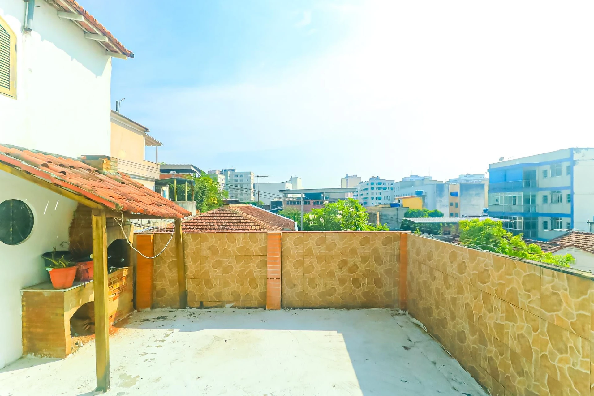 House with 2 bedrooms and a private garden — photo 3