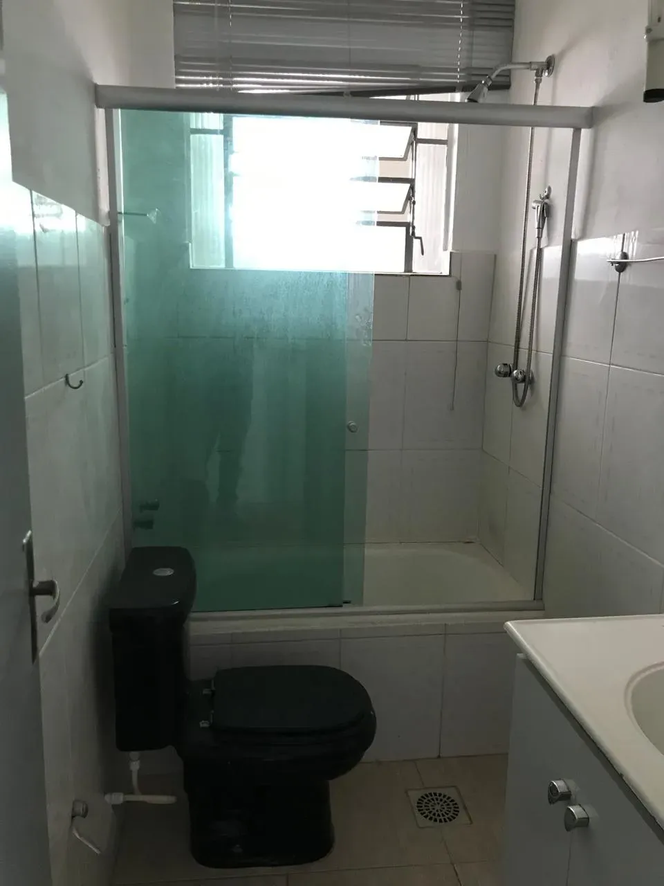 Apartment with no parking and 1 bedroom and 1 bath — photo 4