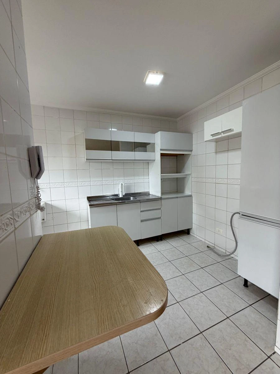 Departamento con piso de madera o laminado en Curitiba — photo 9