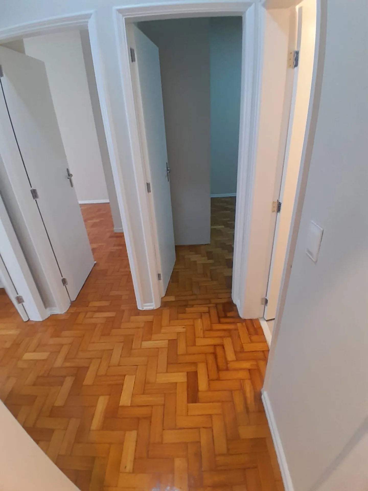 Departamento de 3 dormitorios con piso de madera o laminado — photo 28