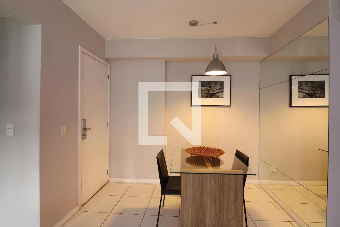 1-bedroom apartment with a glassed-in balcony — photo 44