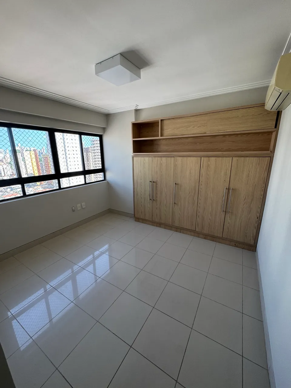 Apartment with 3 bedrooms and separate kitchen