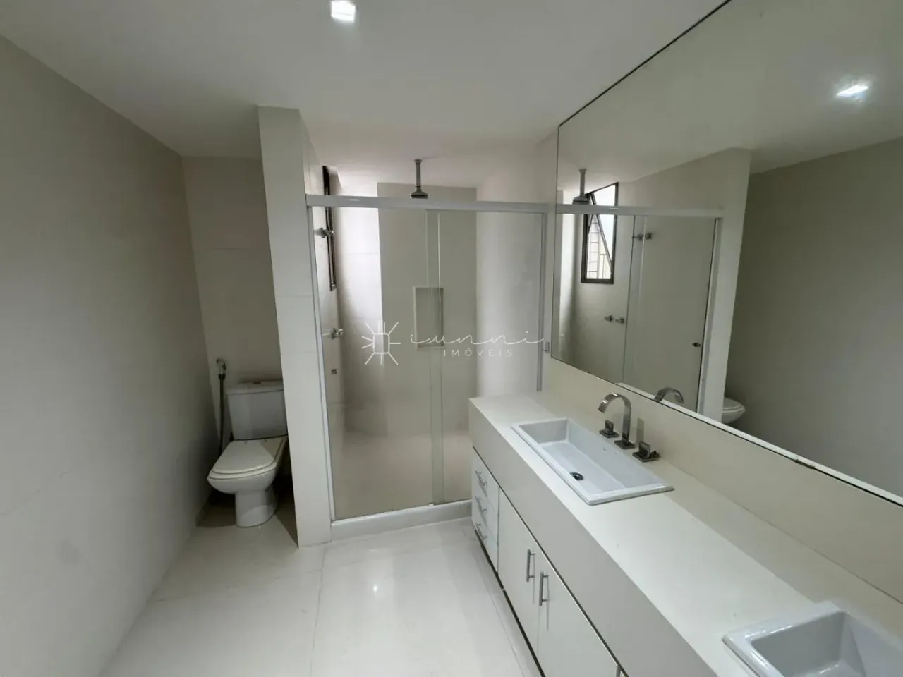 Apartamento com 4 quartos e 5 banheiros com terraço — photo 20