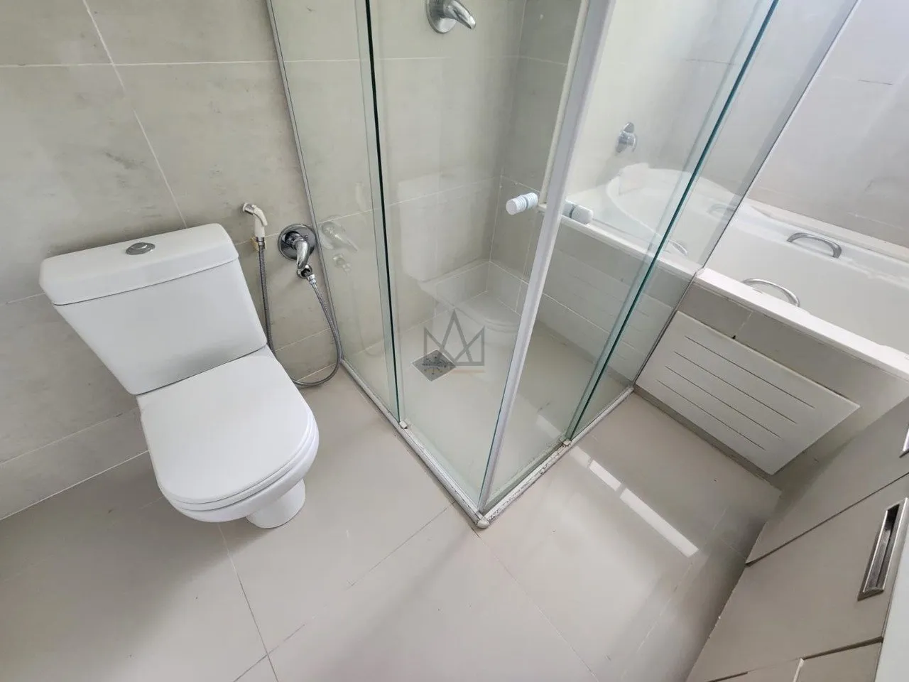 Departamento con ventanales de piso a techo en Florianópolis — photo 40