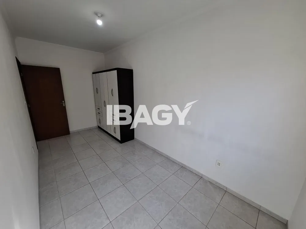 Apartment with open-plan kitchen and balcony grill — photo 11
