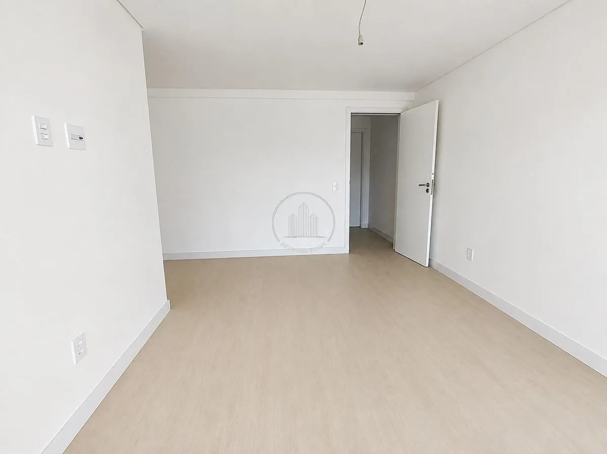Duplex apartment with 1 en-suite and terrace — photo 31