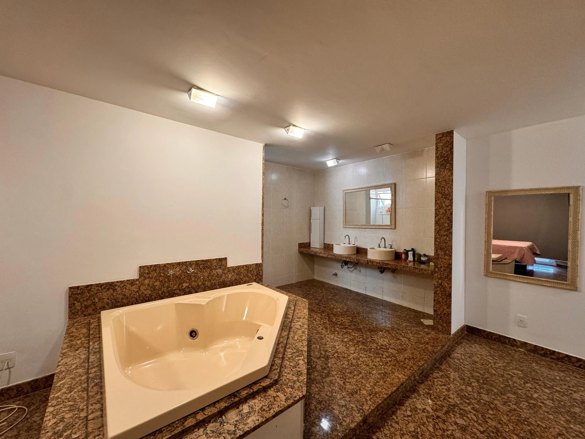 Apartamento, 233 m², com janelas do piso ao teto — photo 3