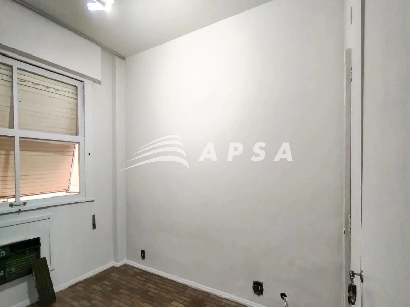 128 m² unfurnished apartment with 4 bedrooms and closed kitchen — photo 19