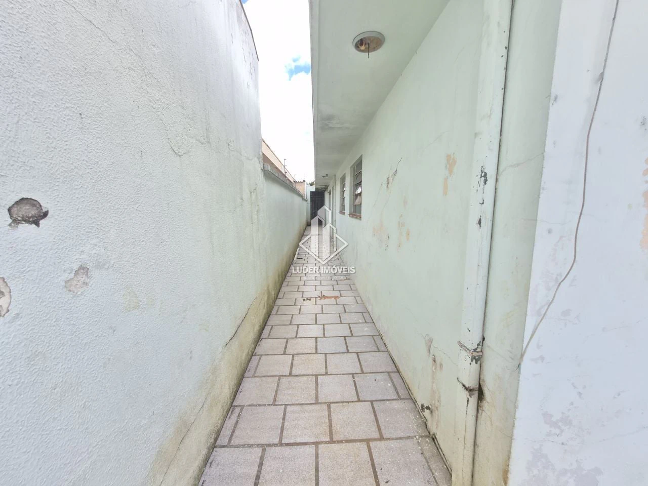 4-bedroom house with a garden in Curitiba — photo 19
