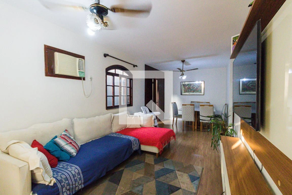 5-bedroom house with a mountain view in Rio de Janeiro