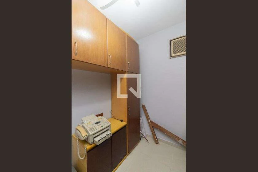 Квартира 244 м² с 4 спальнями и отдельной кухней — photo 15