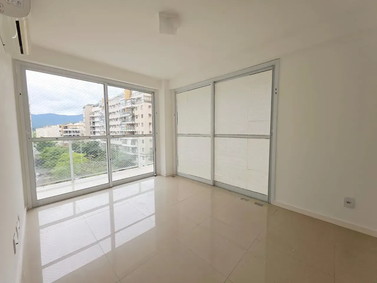 3-bedroom apartment with a separate closed kitchen — photo 4