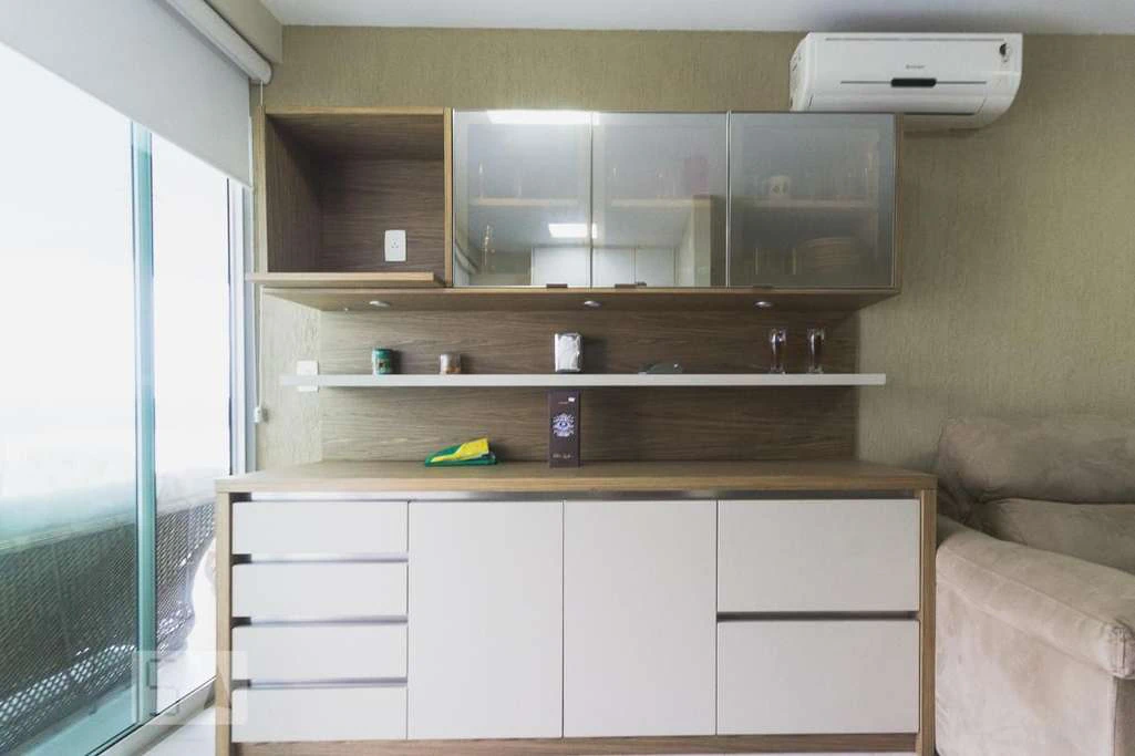 Rental apartment with 2 bedrooms and a glass balcony — photo 5