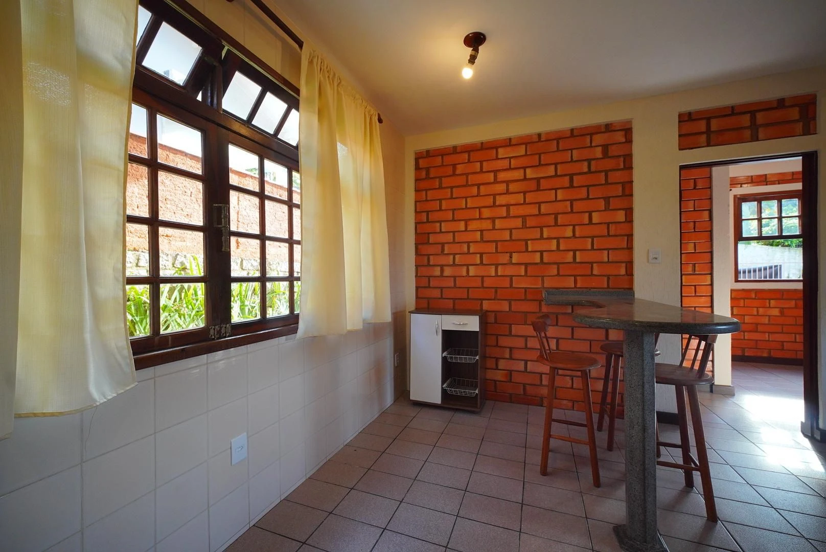4-bedroom house with a garden — photo 18