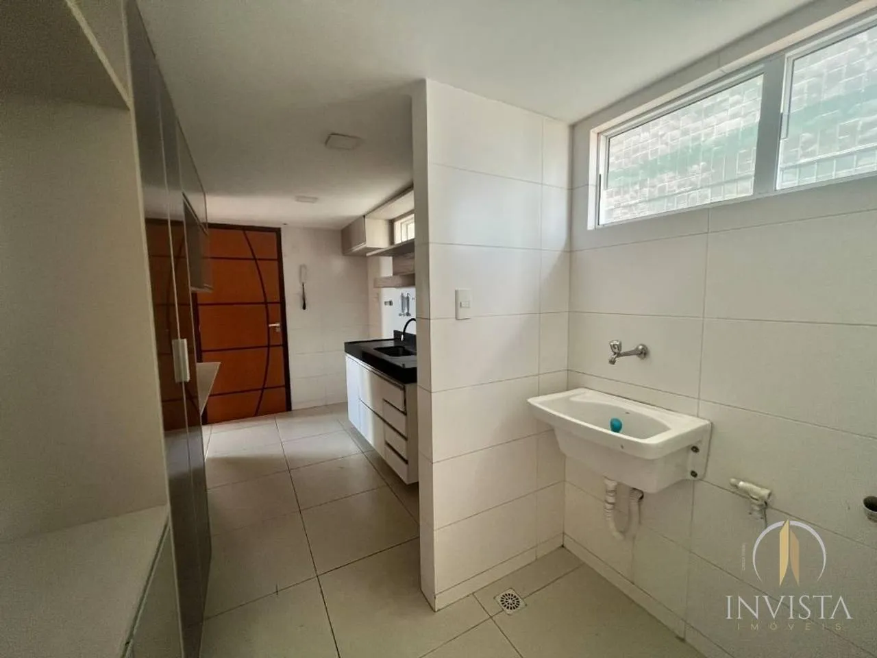 3-bedroom apartment with a walk-in closet — photo 10