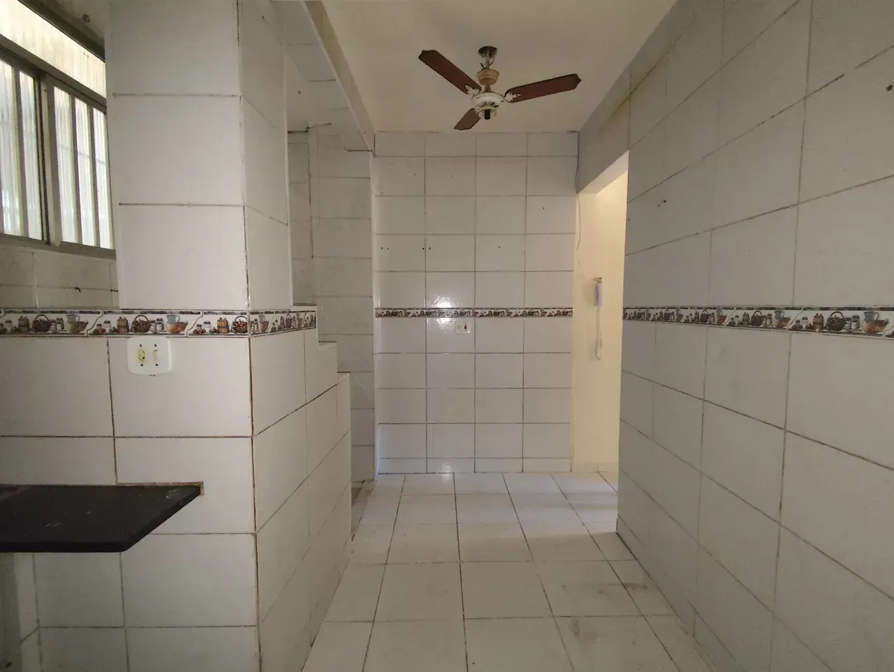 Unfurnished apartment with 3 bedrooms and 1 bathroom — photo 6