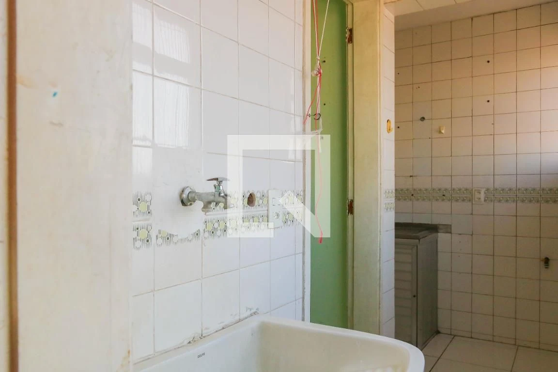 Apartment with 3 bedrooms, balcony and 1 parking spot — photo 40