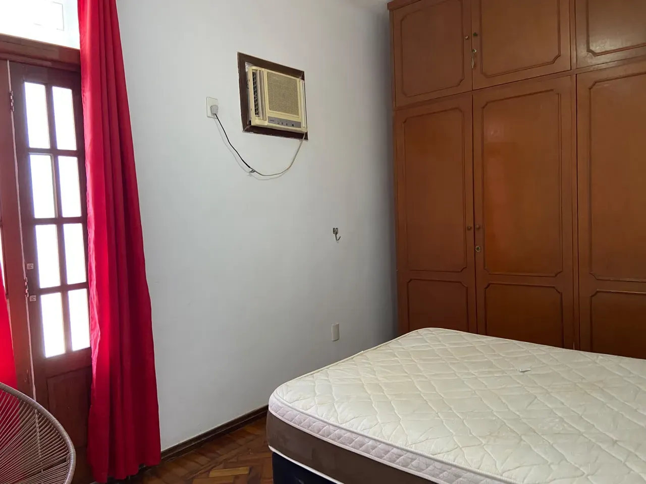 Walk-in closet in a 3-bedroom apartment, 153 m² — photo 19
