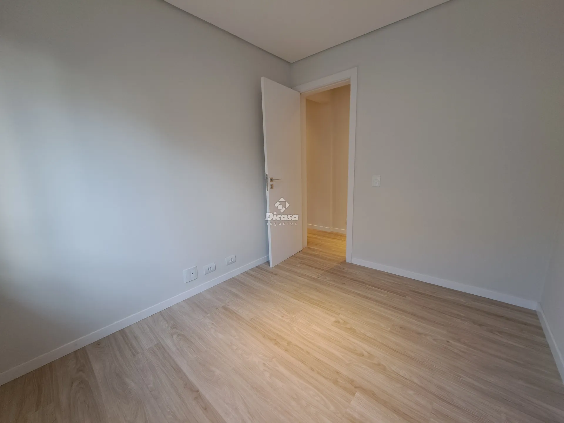 Glass-enclosed balcony in a 2-bedroom apartment, 68 m² — photo 13