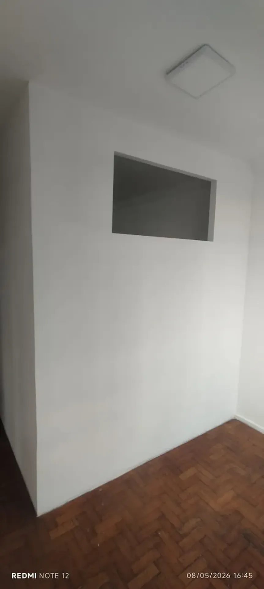 Unfurnished 1-bedroom apartment with floor-to-ceiling windows — photo 22