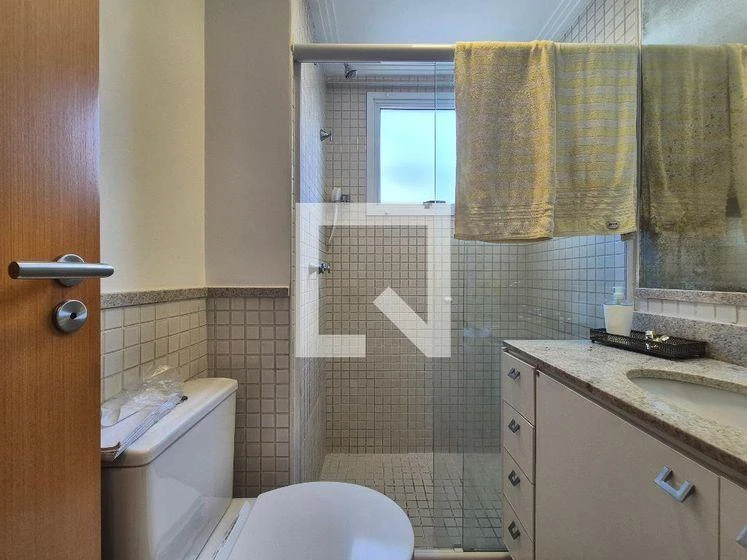 Glass-enclosed balcony in a 3-bedroom apartment, 76 m² — photo 48